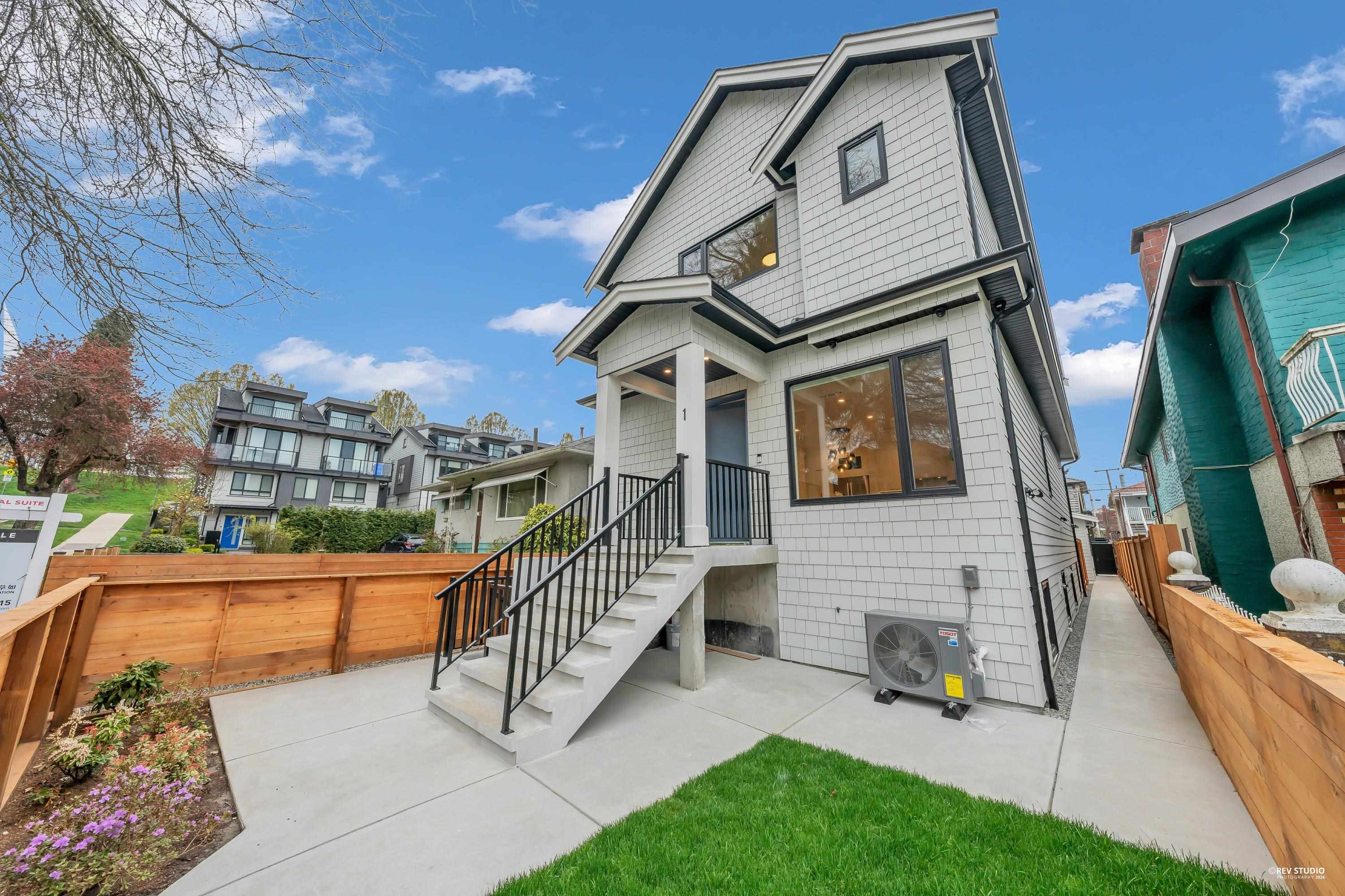 2715 Cheyenne Avenue, Vancouver, BC, V5R 4R5
