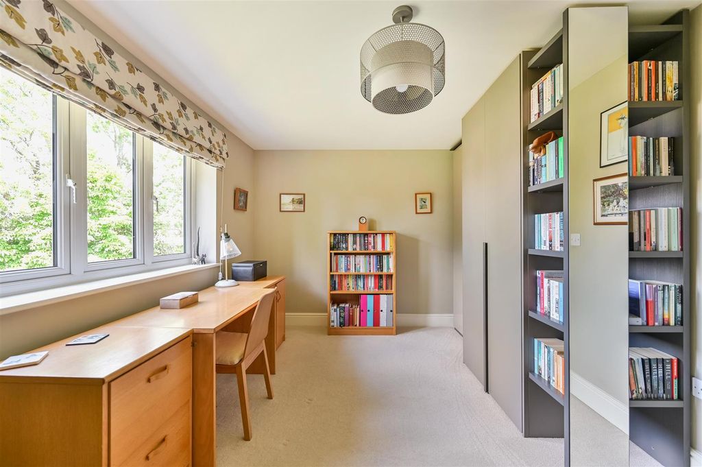 Additional image 20 of 5 bed detached house for saleWellswood Gardens, Reading RG1