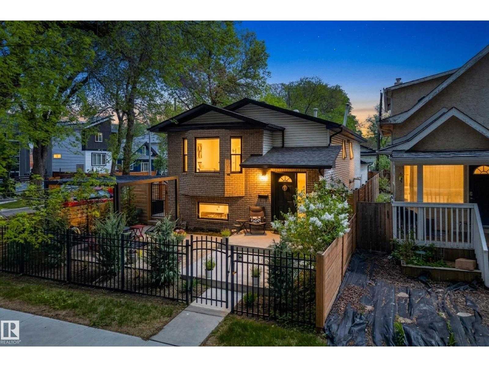 10869 94 Street NW, Edmonton, AB, T5H1Z8