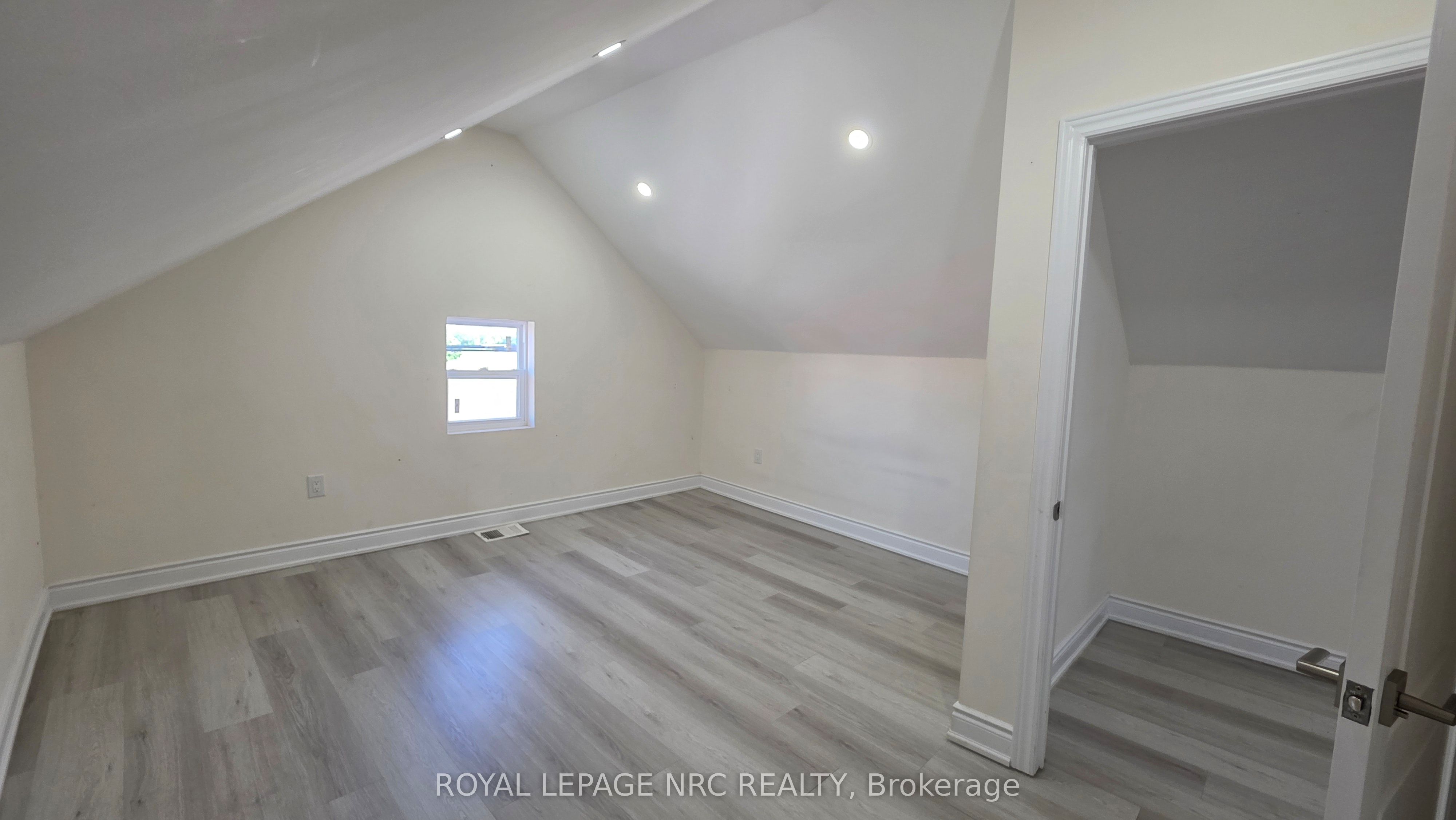 2-69 Vine Street, St. Catharines, ON, L2R 3X9 photo 5