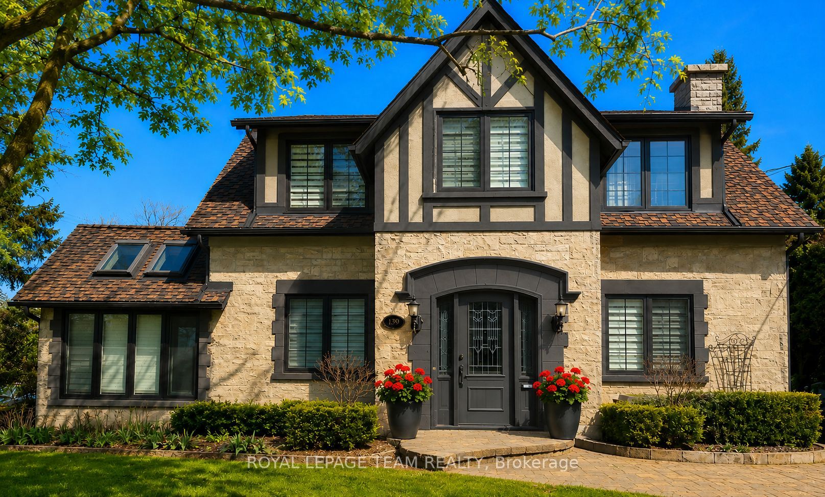 139 Pleasant Park Road, Ottawa, ON, K1H 5M4