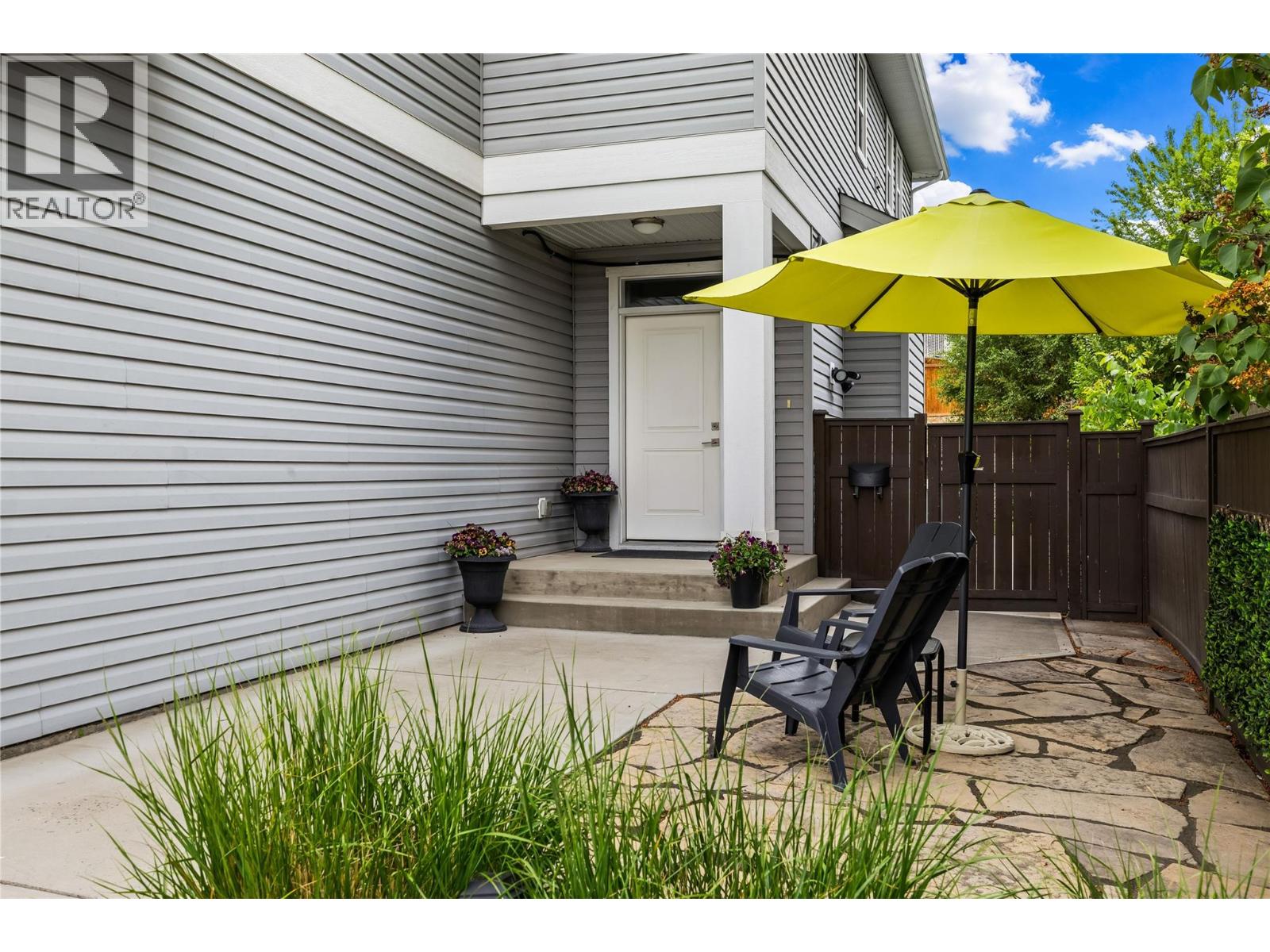 827 Juniper Road, Kelowna, BC, V1X3R8 photo 3