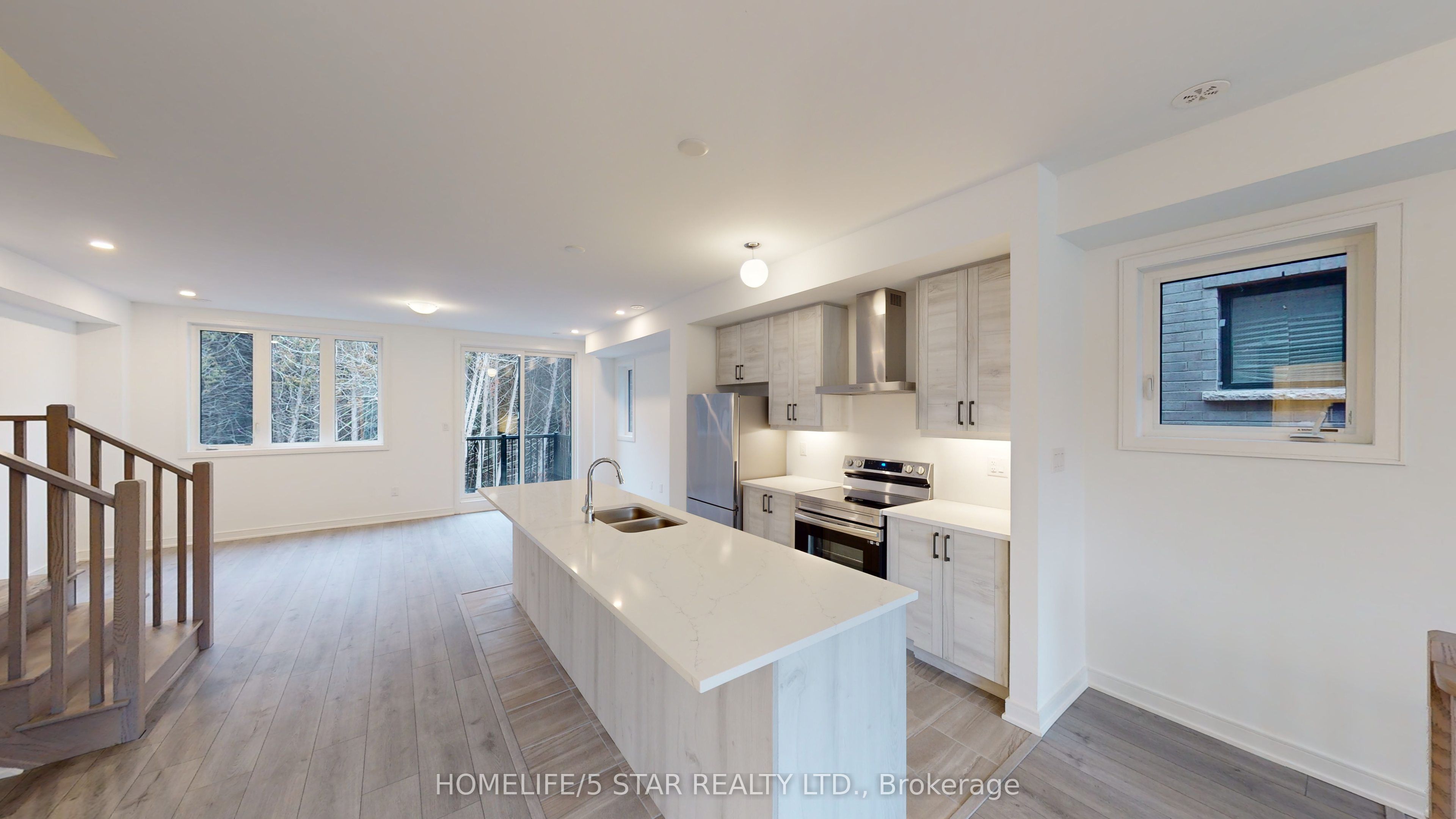 Additional image 5 of 126 Blue Forest Crescent, Barrie, ON, L9J 0N5