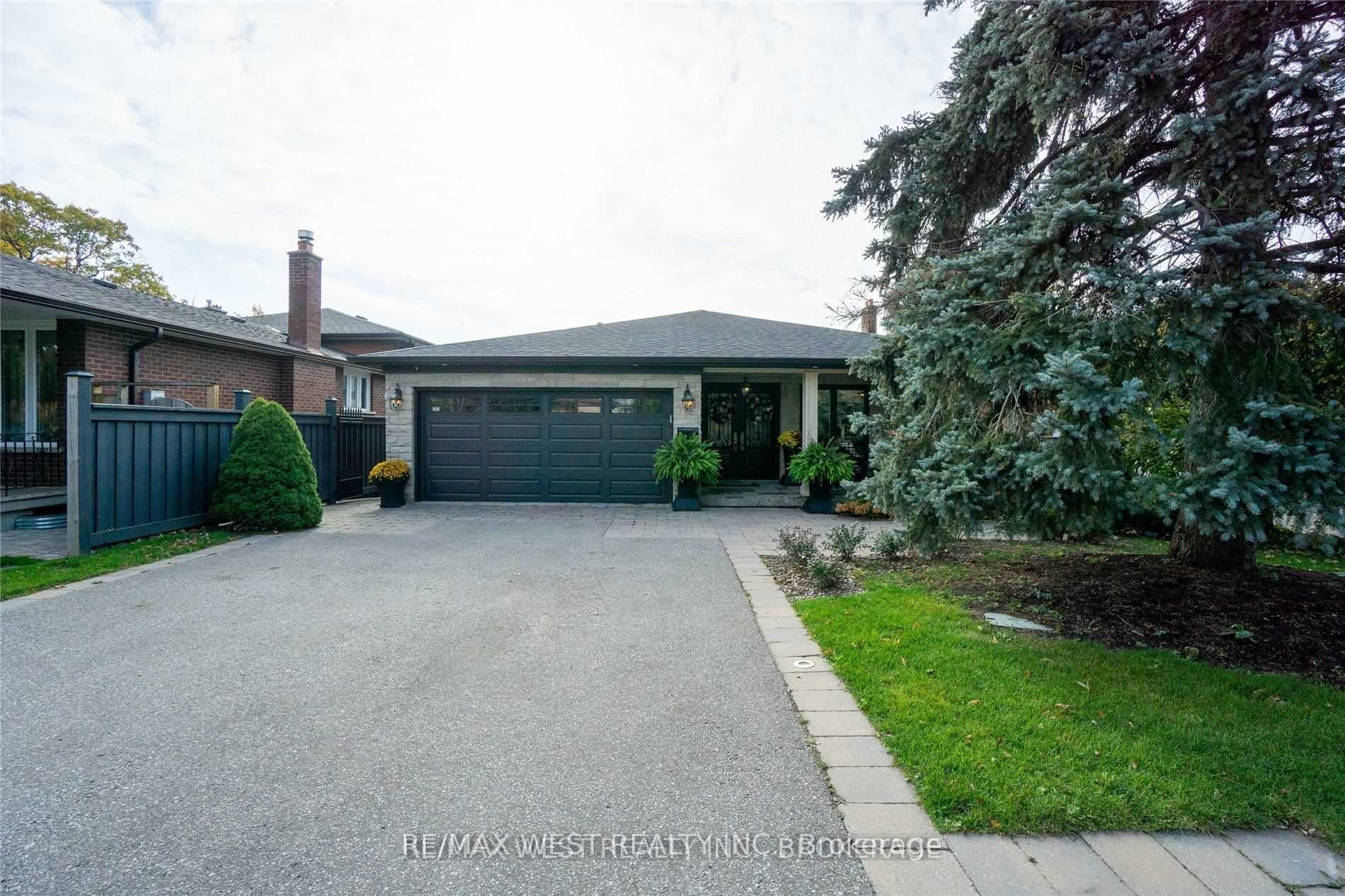 393 Maple Leaf Drive, Toronto, ON, M6L 1P4