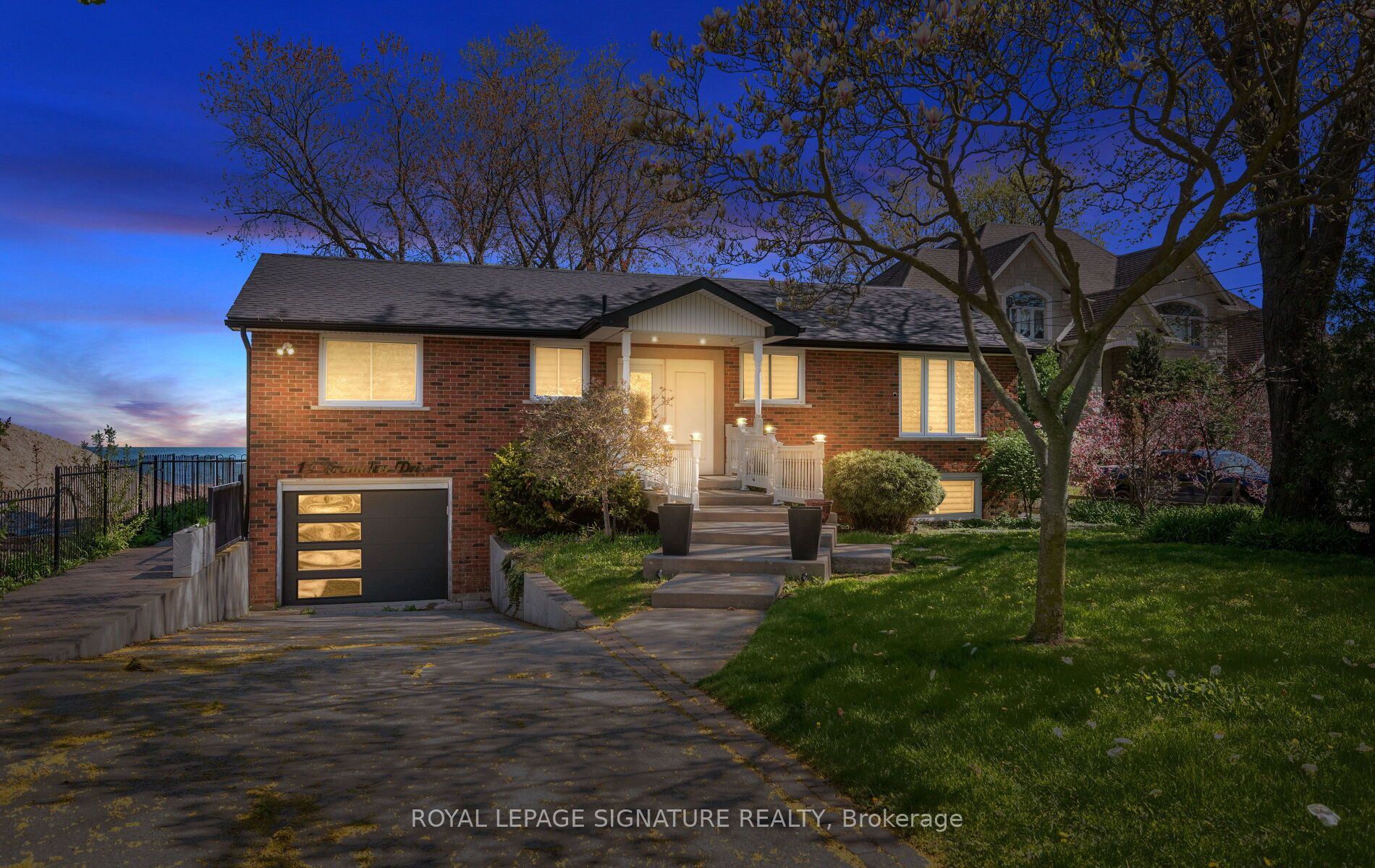 17 Wendakee Drive, Hamilton, ON, L8E 5T3