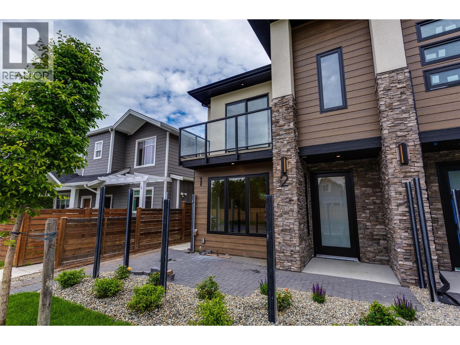 Additional image 2 of 2-796 Glenwood Avenue, Kelowna, BC, V1Y5M5