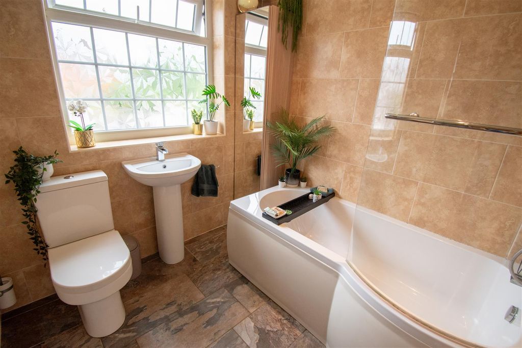 Additional image 24 of 5 bed detached house for saleMilldale Close, Marehay, Ripley DE5
