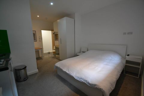Unit London Road, Kingston Upon Thames KT2, Studio to rent