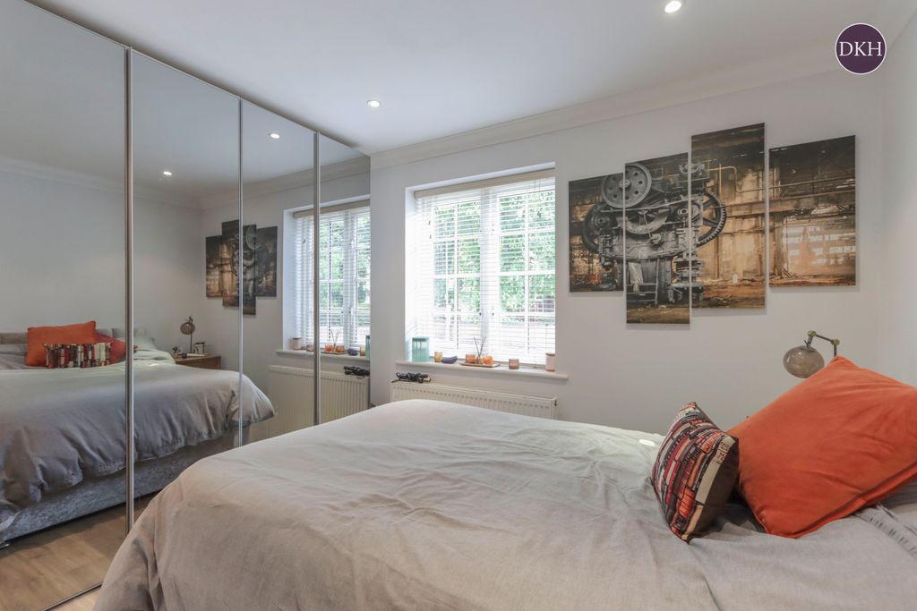 Additional image 6 of 2 bed flat for saleHigh Street, Rickmansworth, Hertfordshire WD3