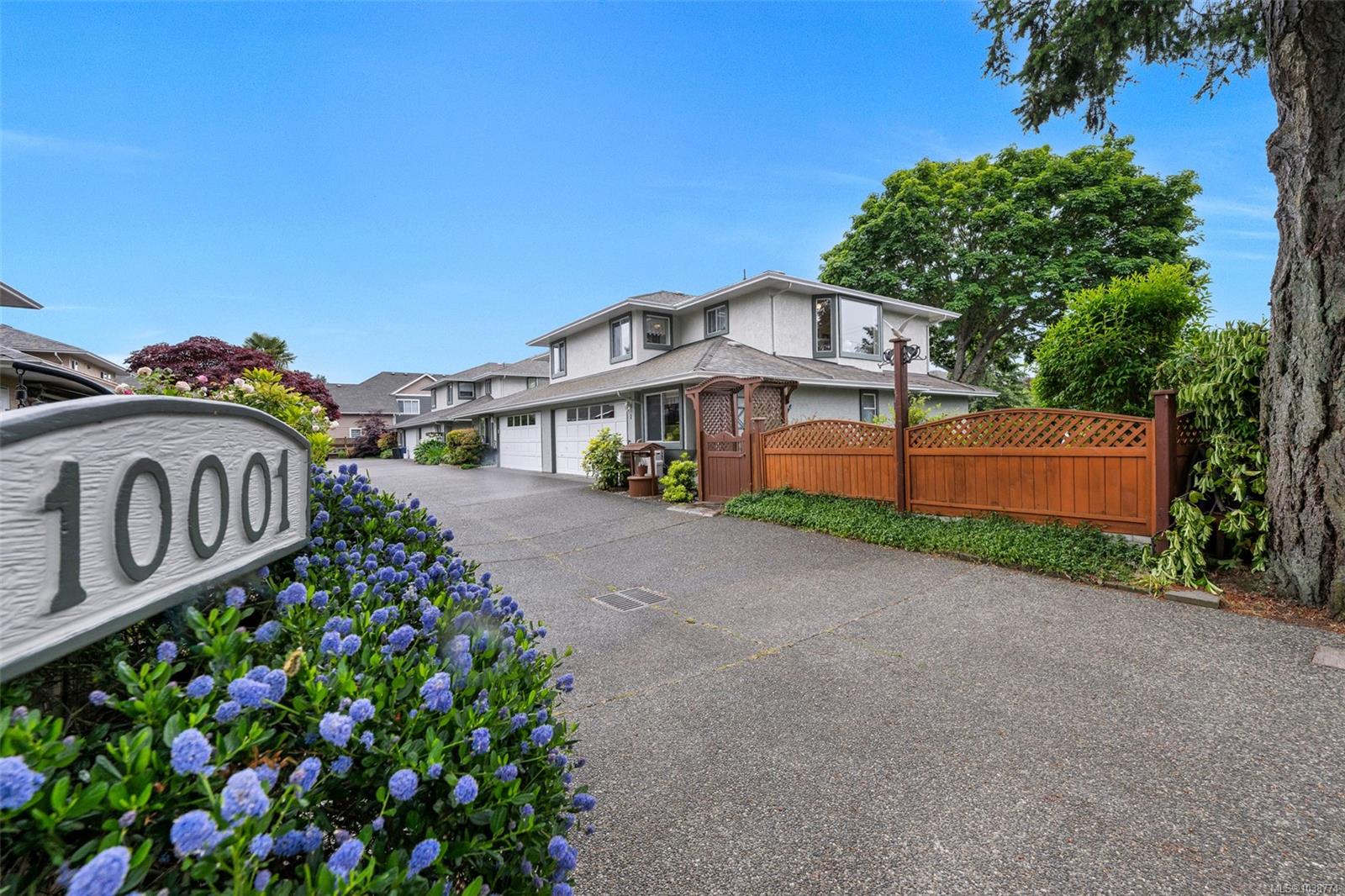 #1-10001 Fifth Street, Sidney, BC, V8L 2X8