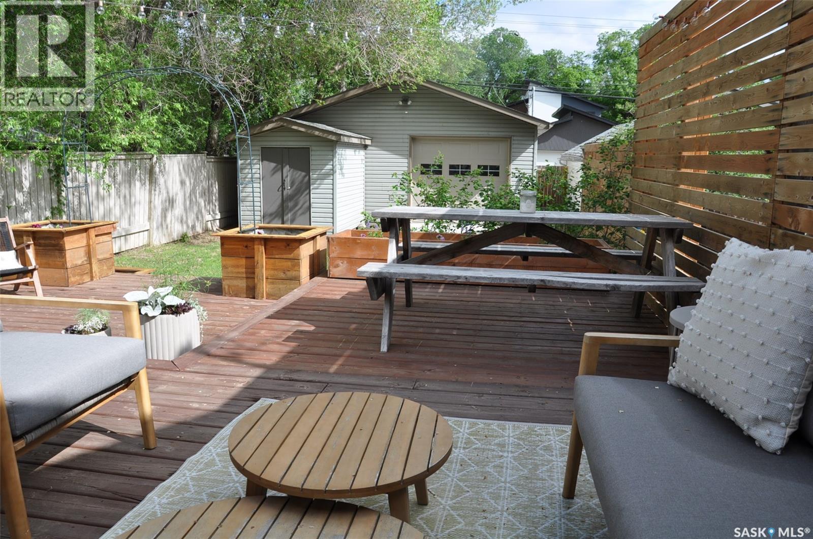 725 9th Street E, Saskatoon, SK, S7H0M6 photo 2