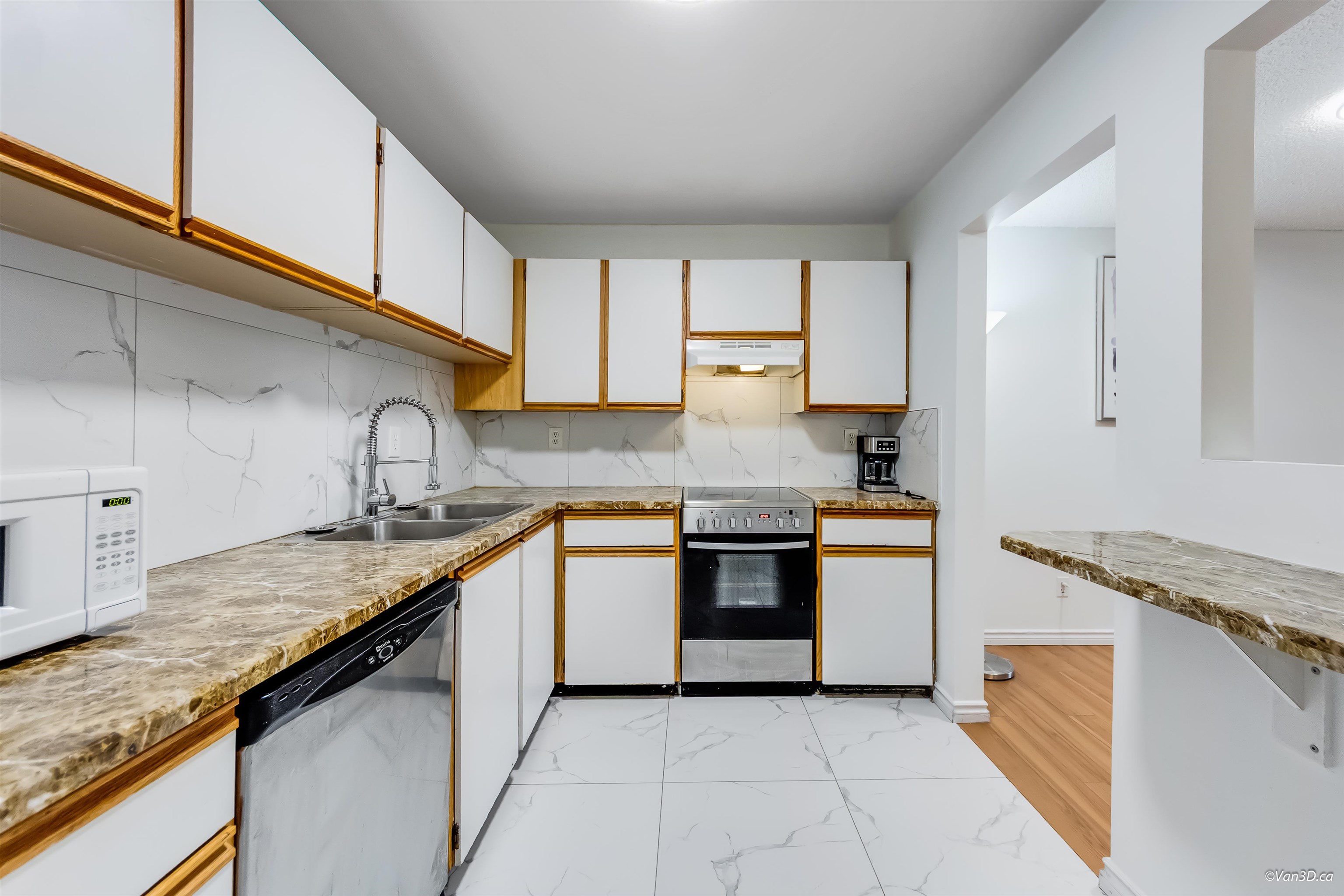 108-13364 102 Avenue, Surrey, BC, V3T 5L8
