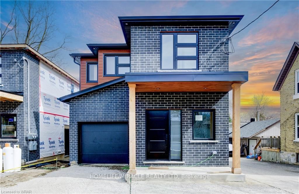 2-Lower-160 Weber Street W, Kitchener, ON, N2H 4A4