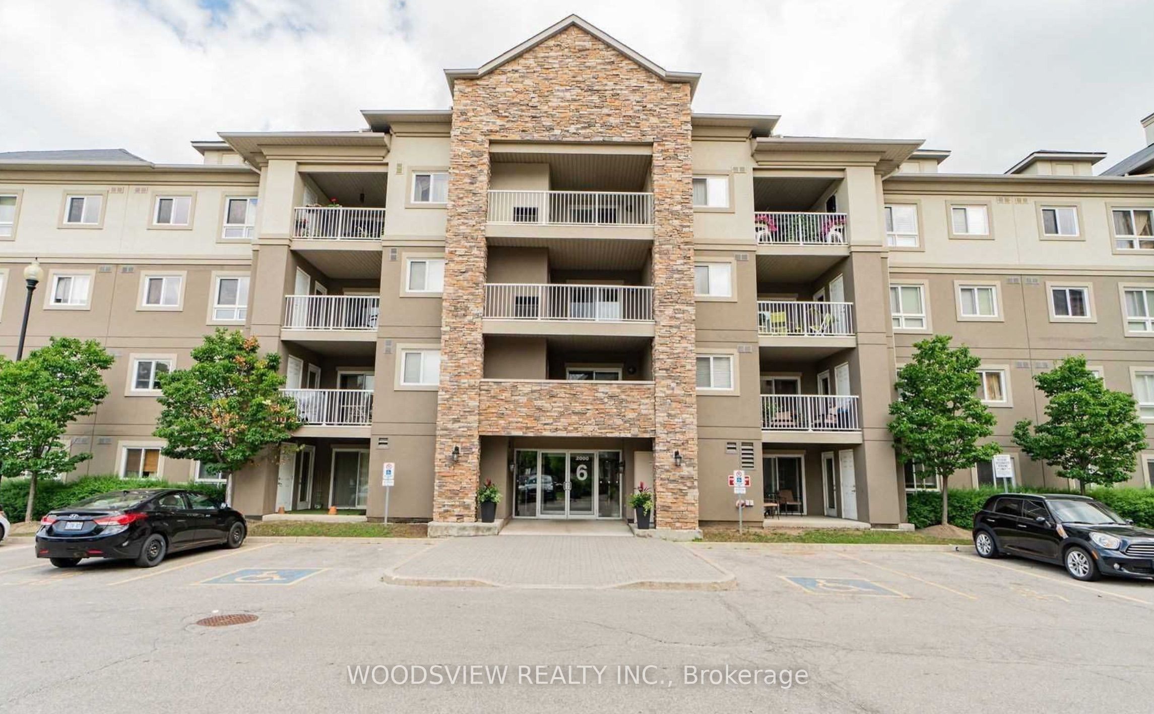 2308-6 Dayspring Circle, Brampton, ON, L6P 4A7