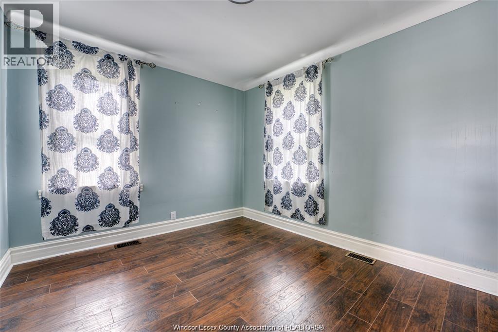 4906 Howard Avenue, Tecumseh, ON, N9H1C9 photo 5