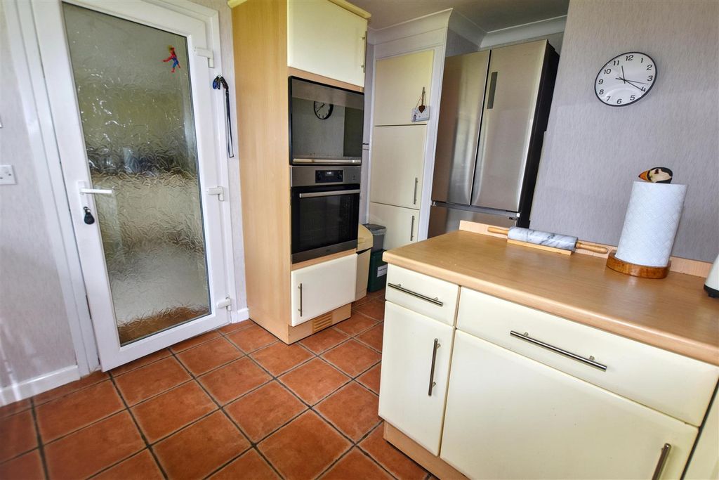 Additional image 9 of 4 bed detached bungalow for salePark Road, Redruth TR15