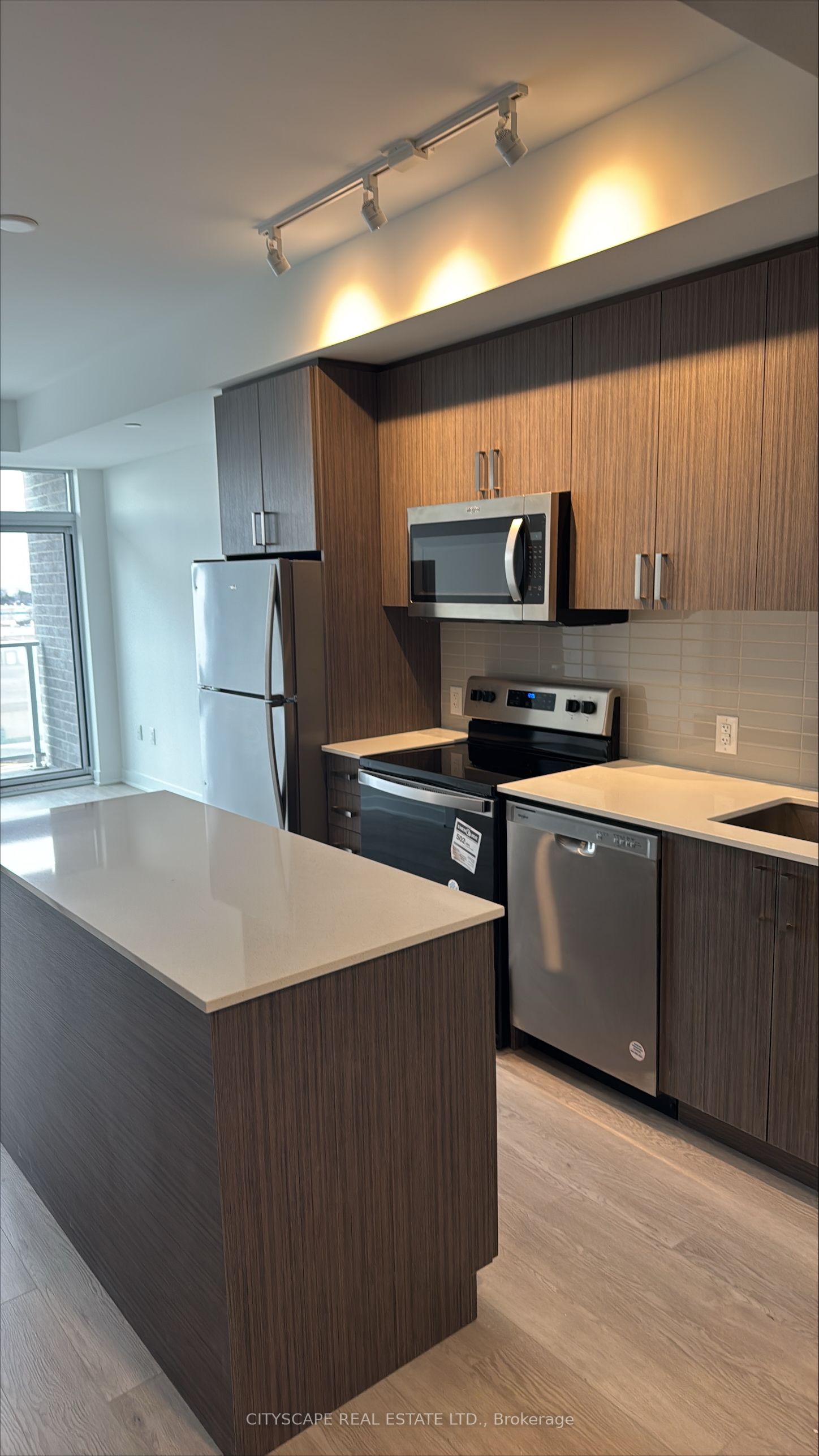 Additional image 2 of 608-2782 Barton Street, Hamilton, ON, L8E 2J8