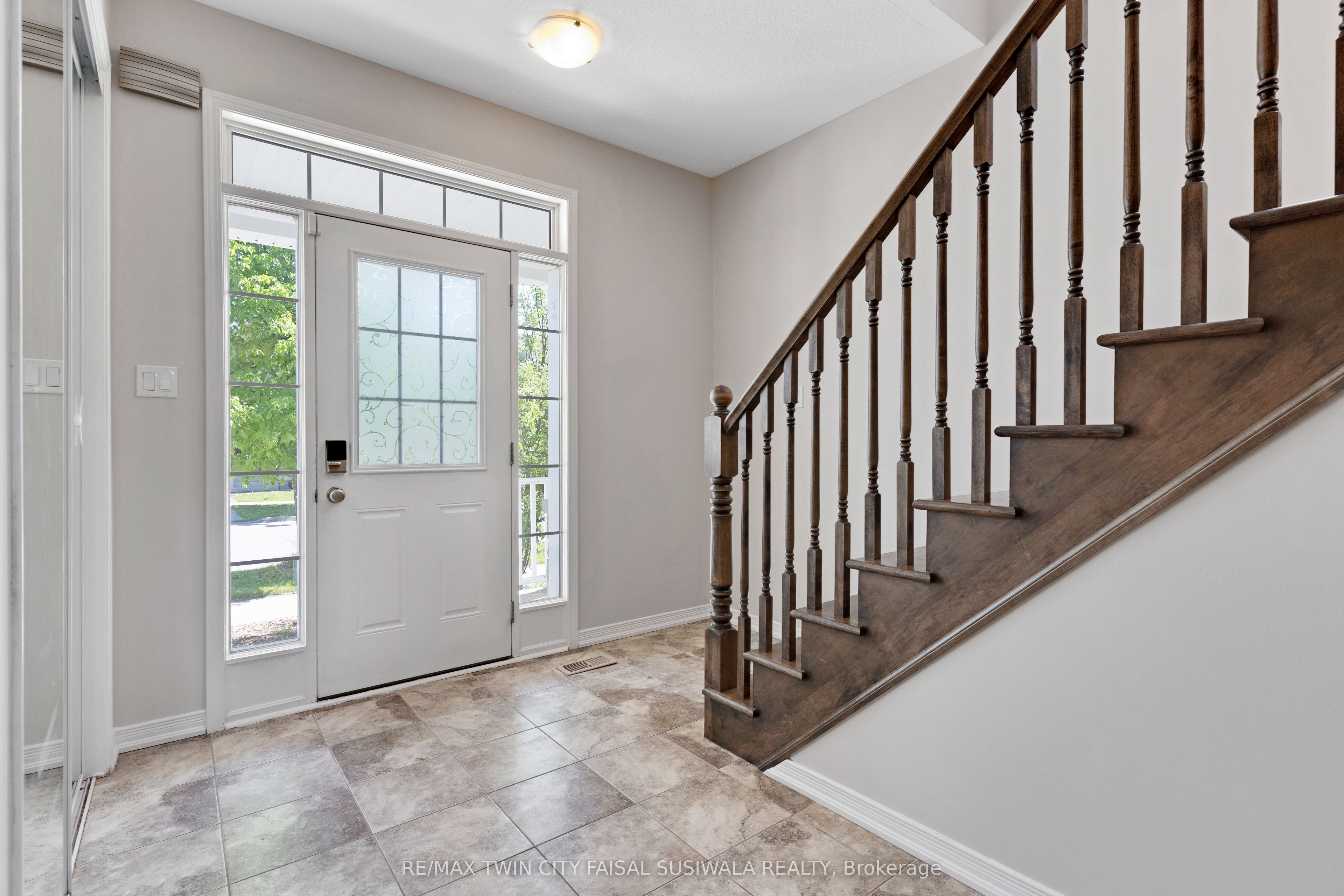 290 Apple Hill Crescent, Kitchener, ON, N2R 0E5 photo 5
