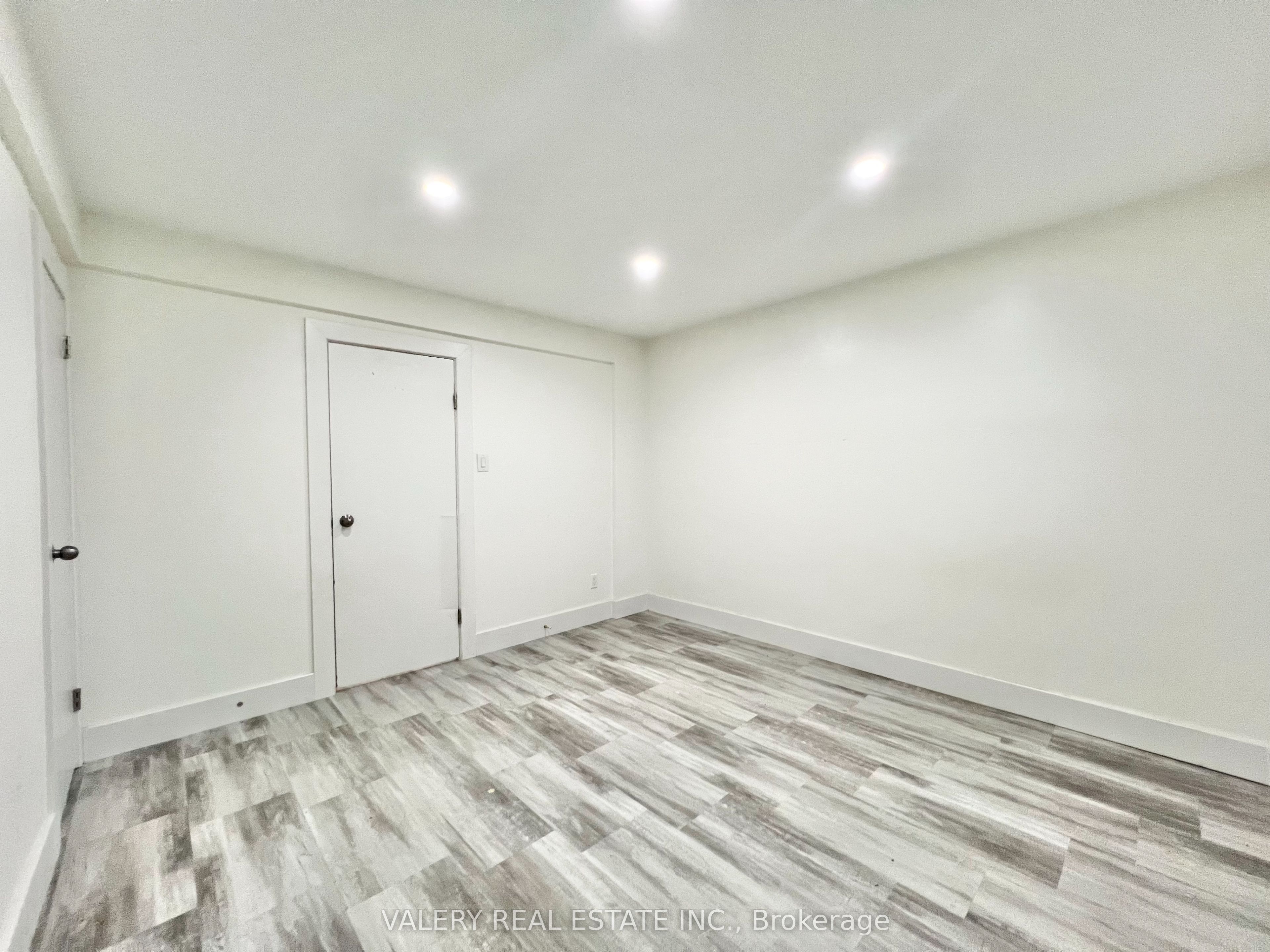 Additional image 4 of 4-15 Stavebank Road N, Mississauga, ON, L5G 2T2