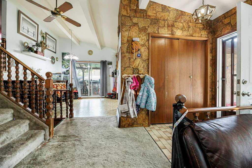 Additional image 4 of 20 Goard Close, Red Deer, AB, T4P 2M2