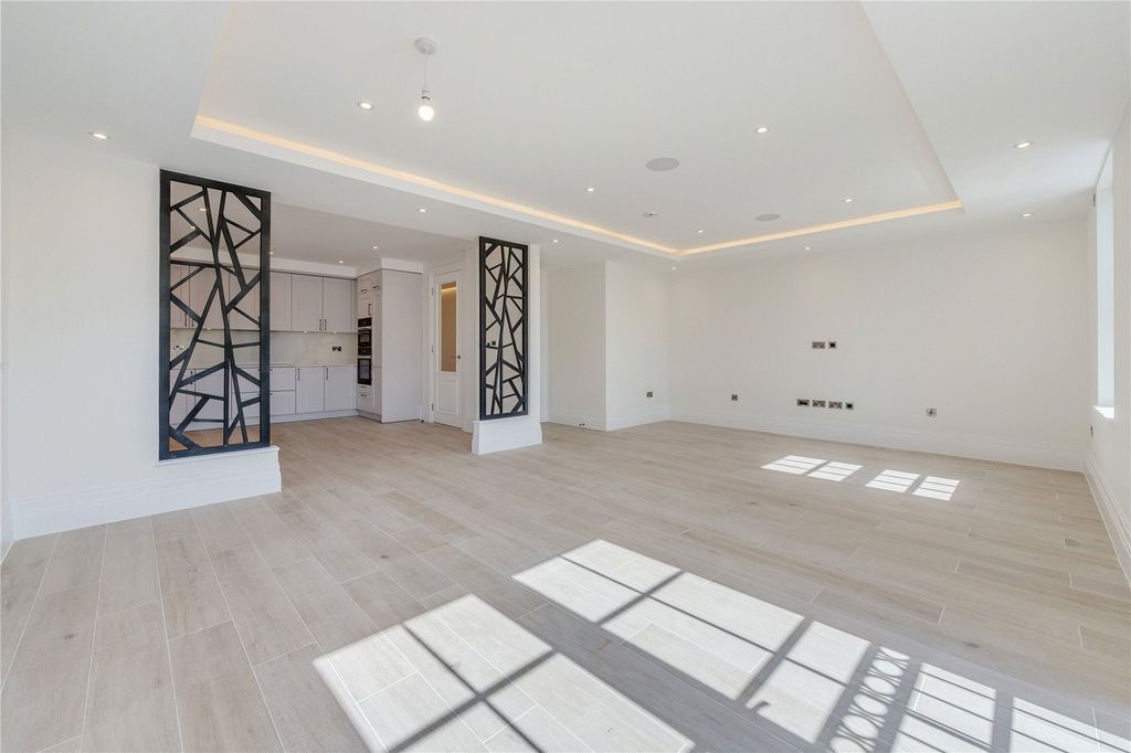 Additional image 3 of 2 bed flat for saleWatford Road, Radlett, Hertfordshire WD7
