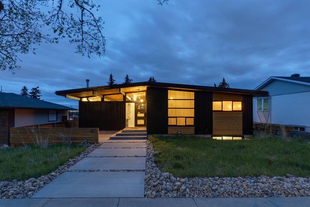 4427 Charleswood Drive NW, Calgary, AB, T2L 2E3