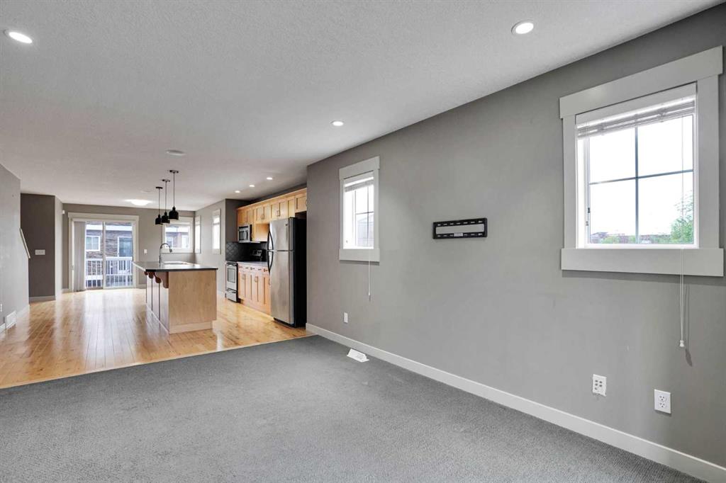 124 Lavender Link, Chestermere, AB, T1X 0E6 photo 4