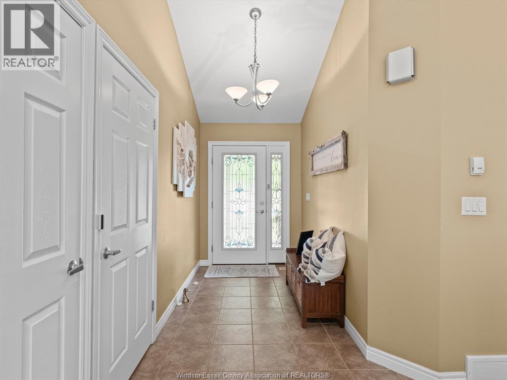 26 Golfview , Kingsville, ON, N9Y4E3 photo 3