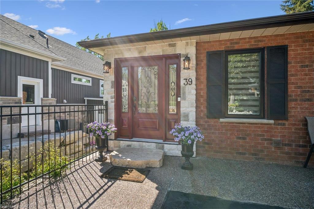 39 Holly Trail, Puslinch, ON, N3C 2V4 photo 4