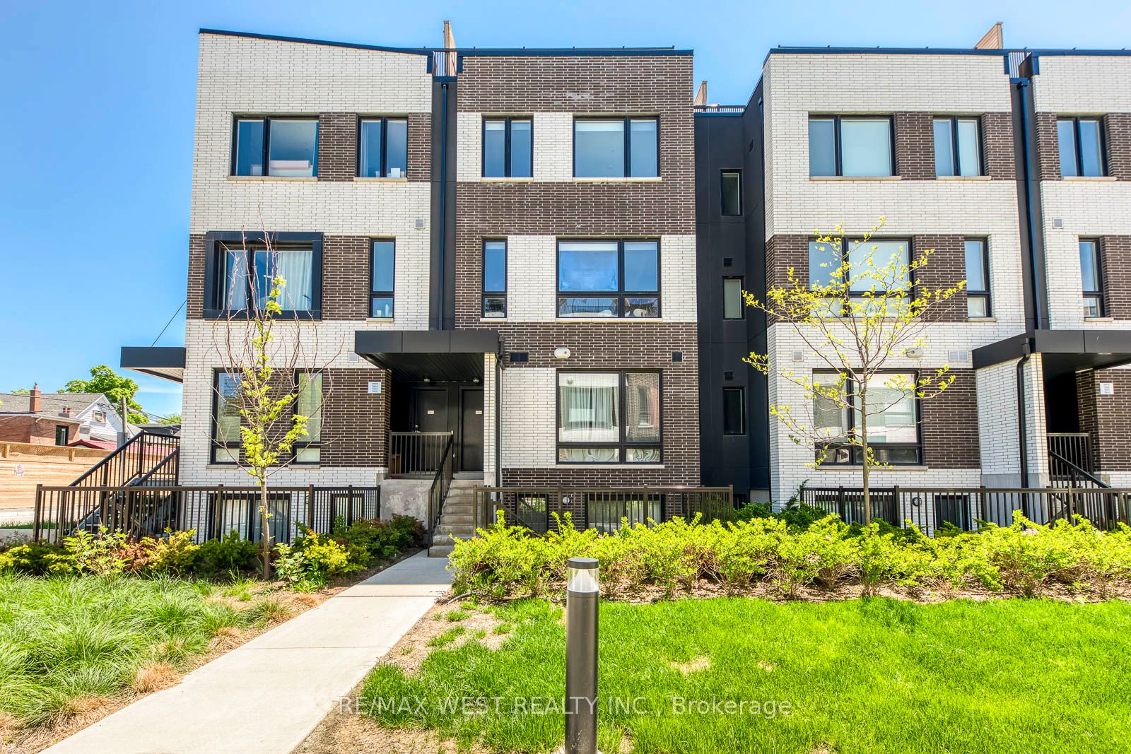 14-30 Ed Clark Gardens Boulevard, Toronto, ON, M6N 0B5