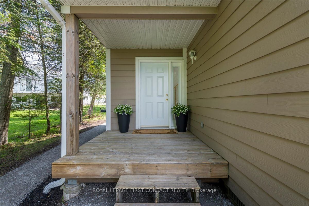 10 Buttercup Lane, Springwater, ON, L0L 1P0 photo 3