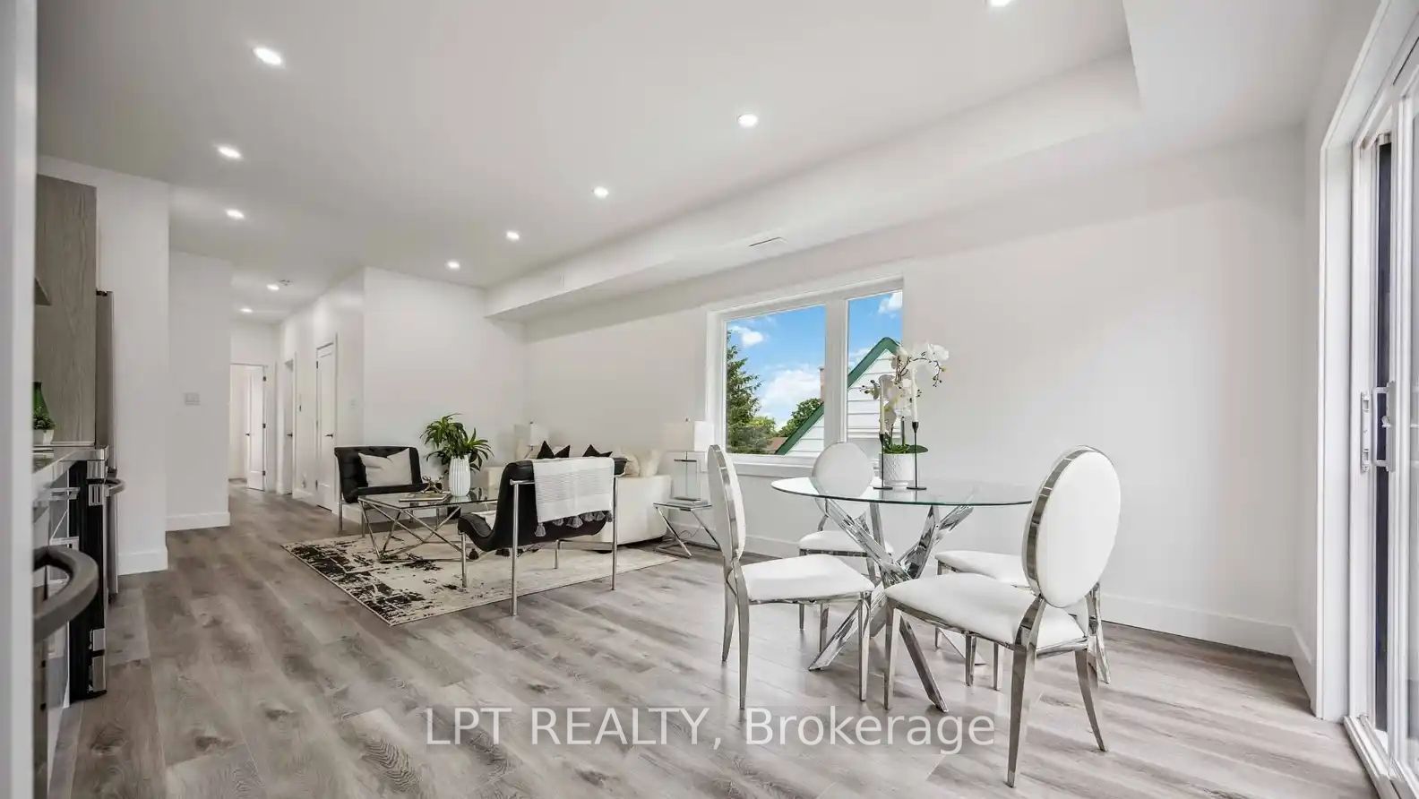 201-19 Hatfield Crescent, Toronto, ON, M9W 3R7