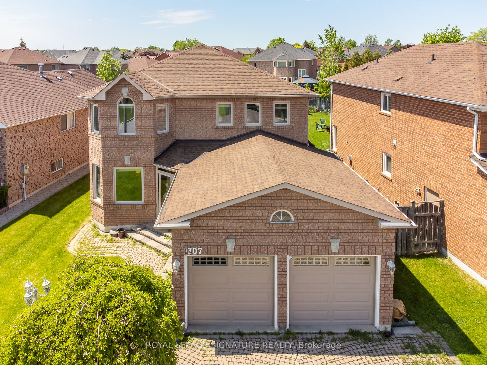 1307 Midgreen Lane, Mississauga, ON, L5V 2E6