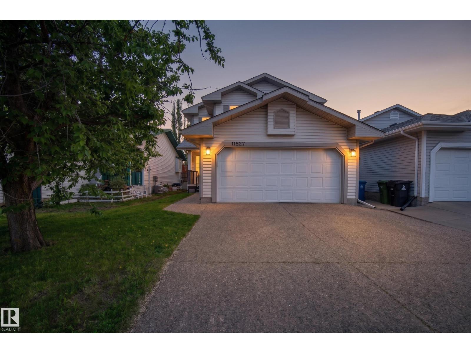 11827 8 Avenue NW, Edmonton, AB, T6J6Z9
