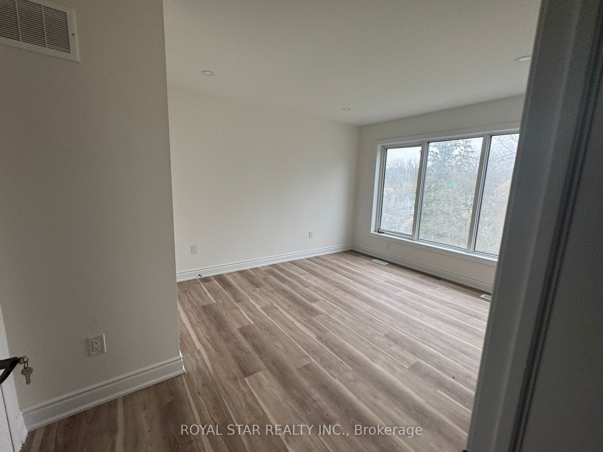 504 Guelph Street, Halton Hills, ON, L0P 1K0 photo 2