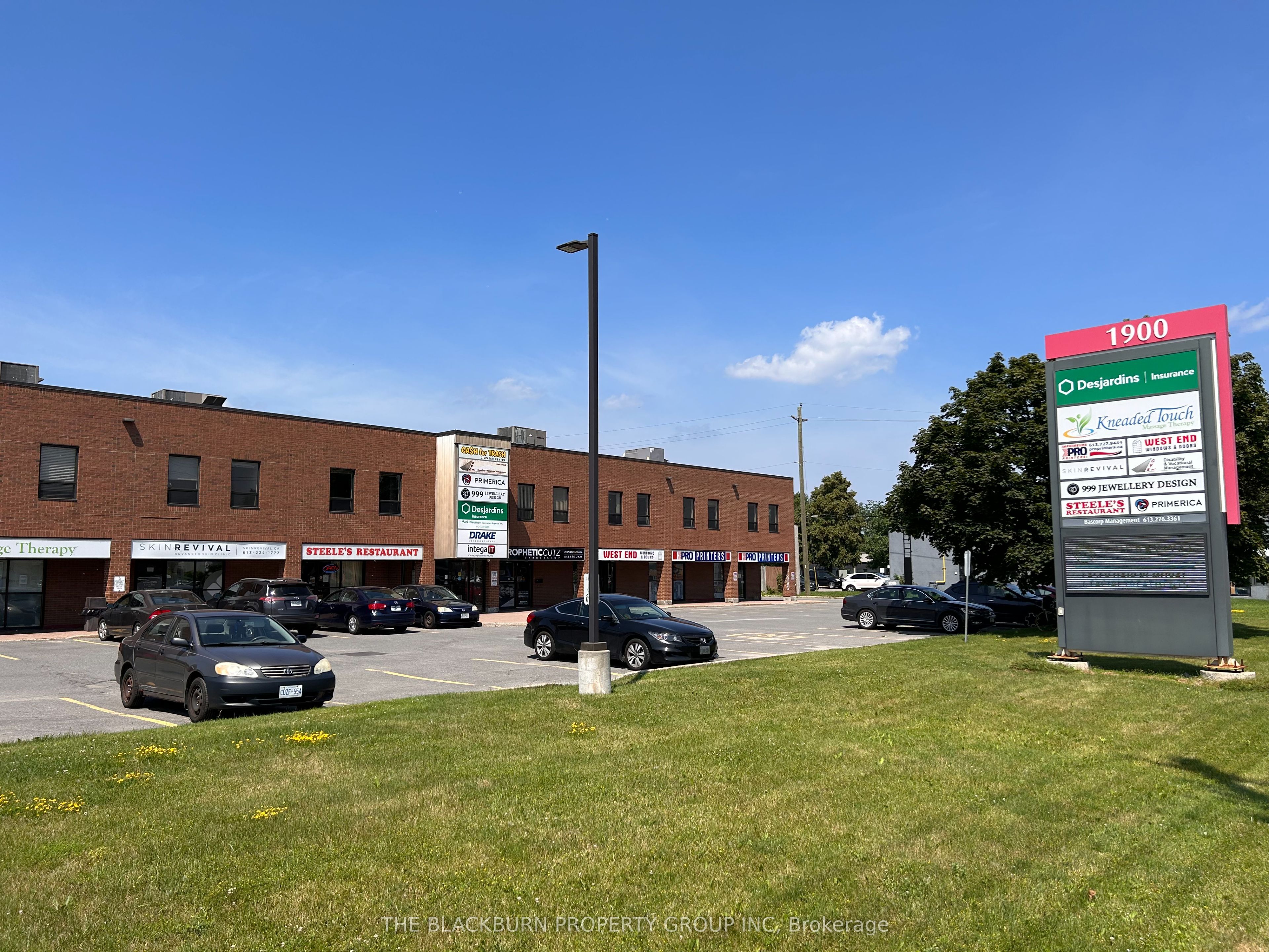 212-1900 Merivale Road, Ottawa, ON, K2G 4N4