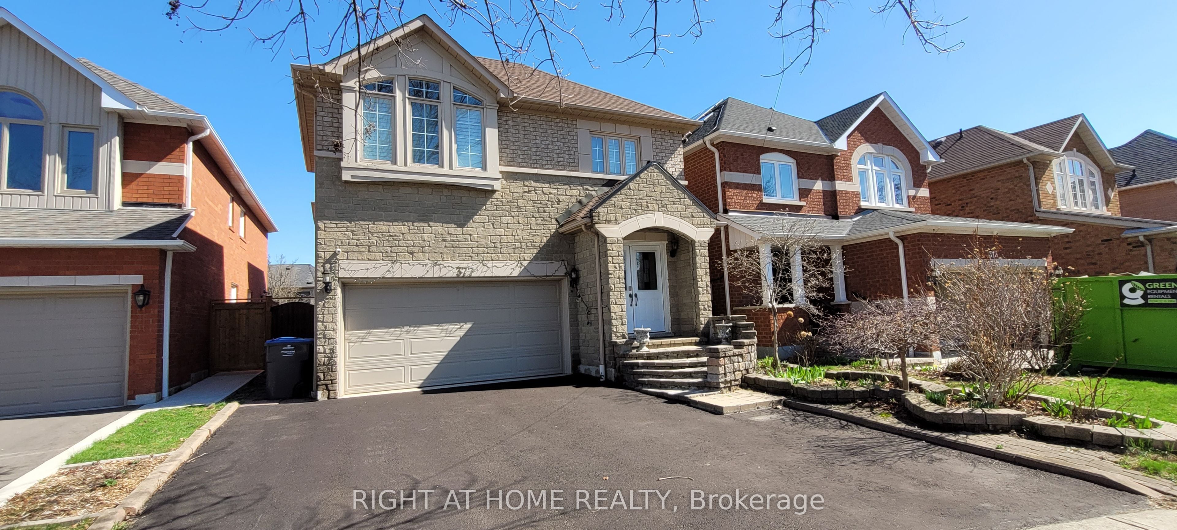377 Turnberry Crescent, Mississauga, ON, L4Z 3W3
