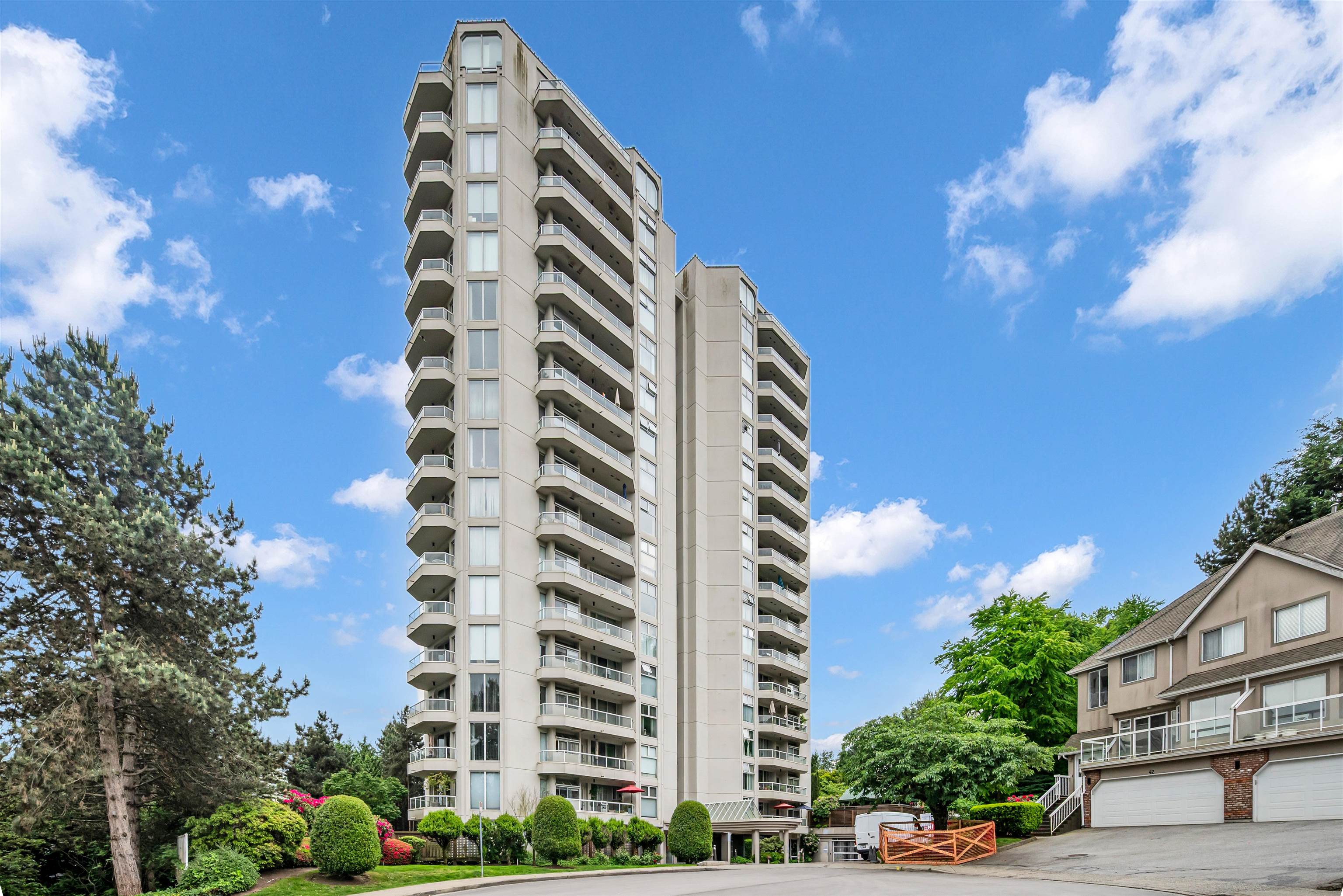 402-71 Jamieson Court, New Westminster, BC, V3L 5R4