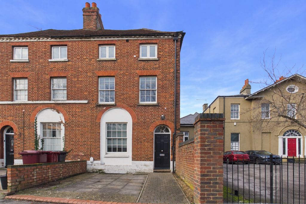 6 bed semi-detached house for saleLondon Road, Reading RG1