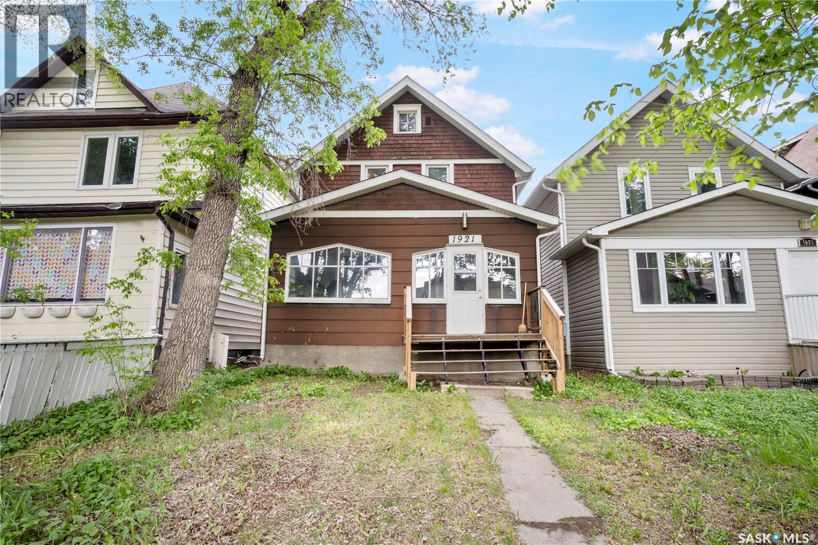 1921 Garnet Street, Regina, SK, S4T2Z5
