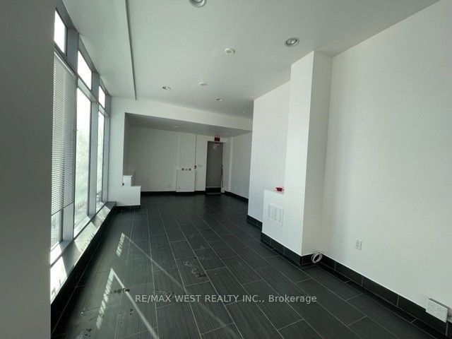 473A Rogers Road, Toronto, ON, M6M 0B3 photo 2