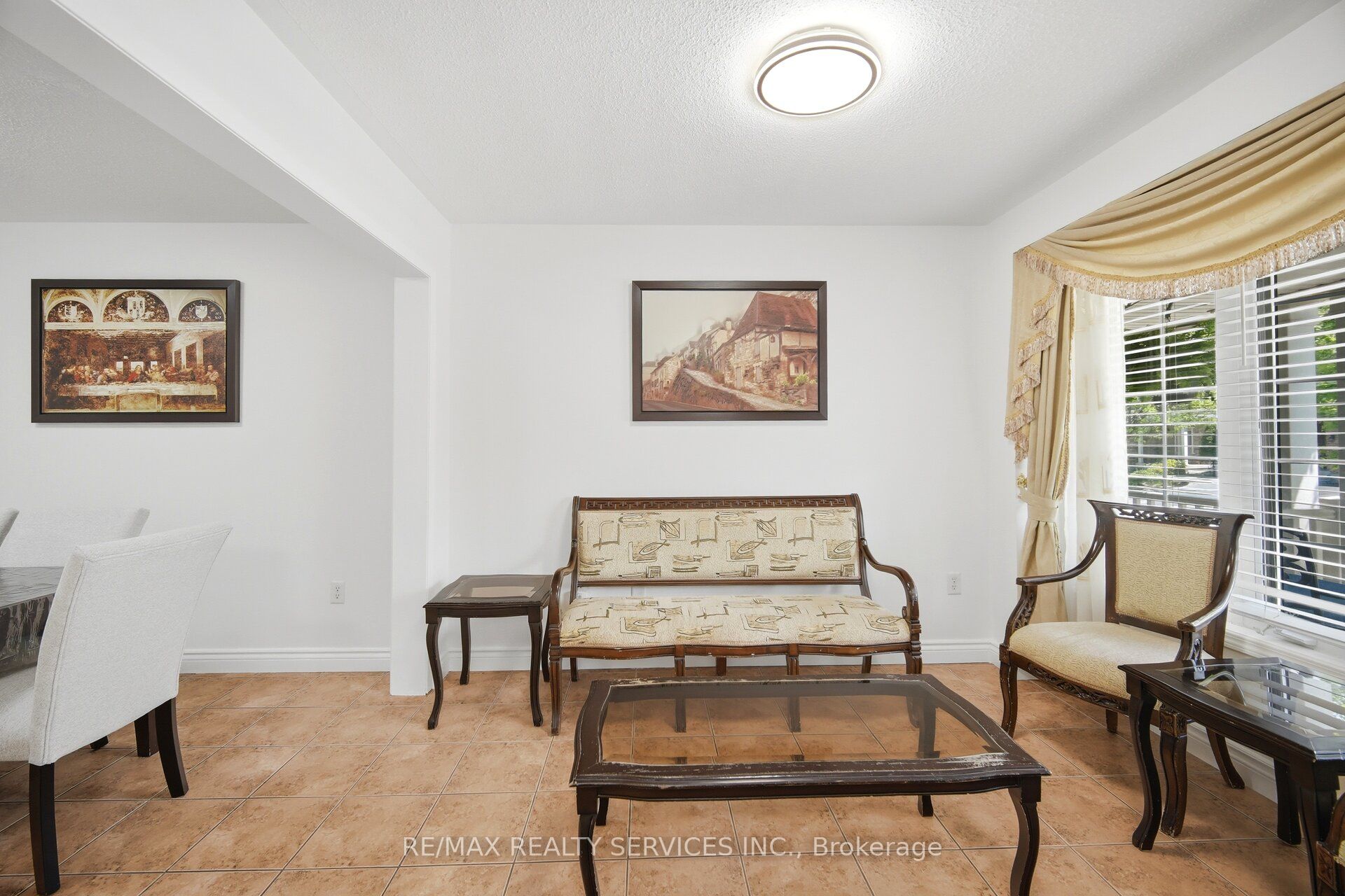 28 Ponymeadow Way, Brampton, ON, L6X 0M3 photo 4