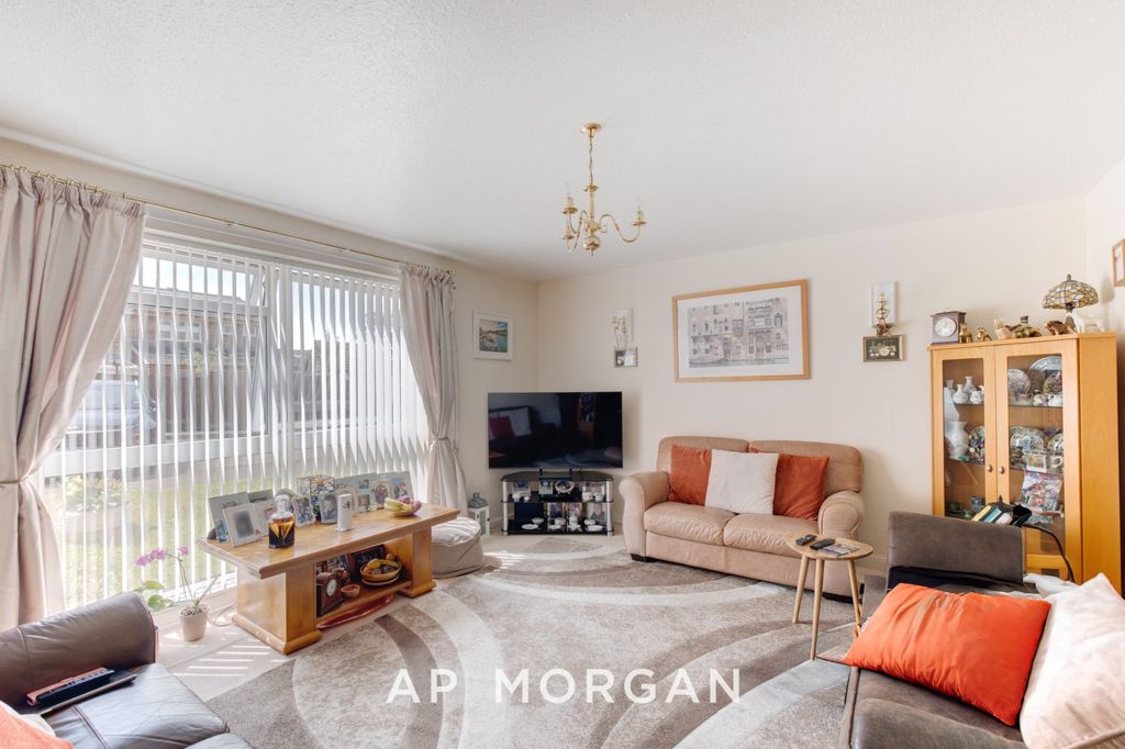 Additional image 4 of 2 bed flat for saleWoodend Close, Redditch, Worcestershire B97