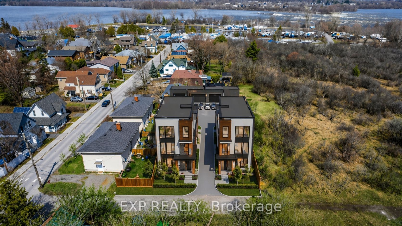Additional image 2 of 2725 Rowatt Street, Ottawa, ON, K2B 5W4