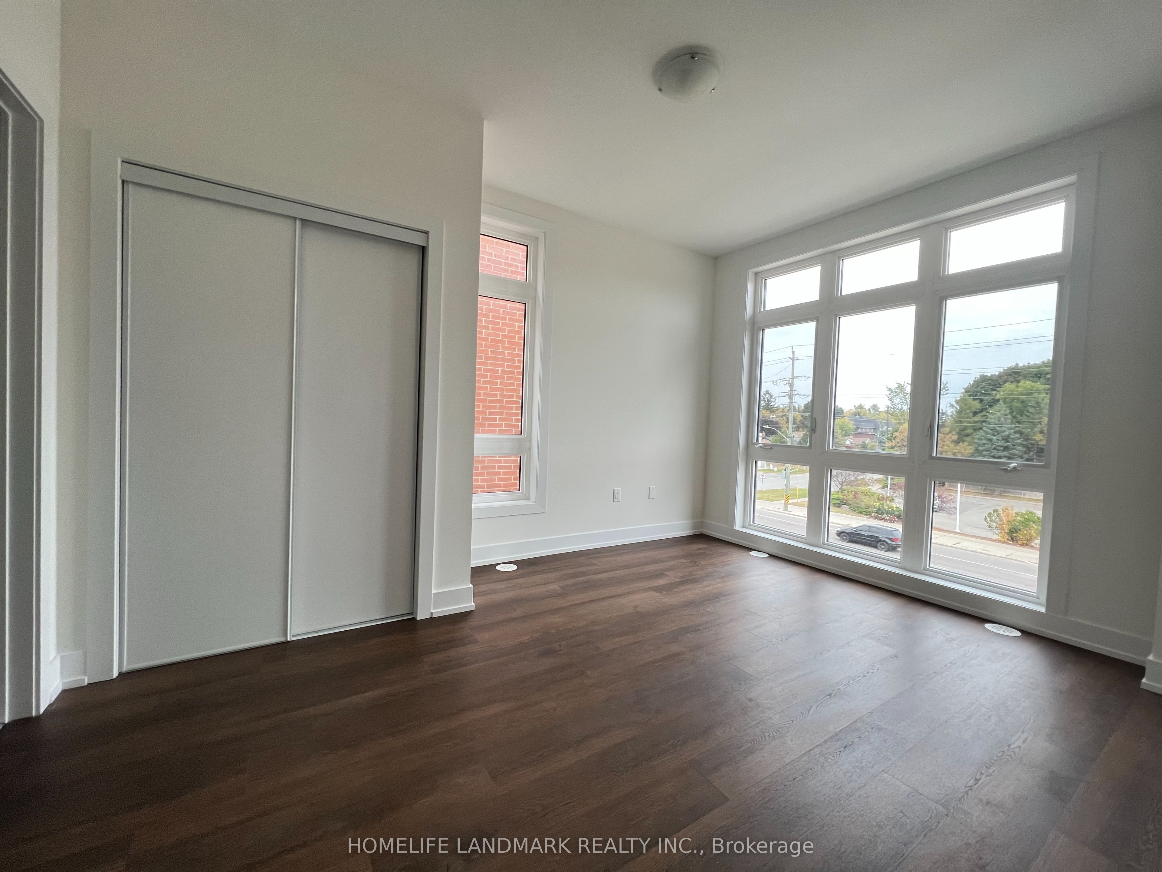 11-12860 Yonge Street, Richmond Hill, ON, L4E 1J4 photo 2