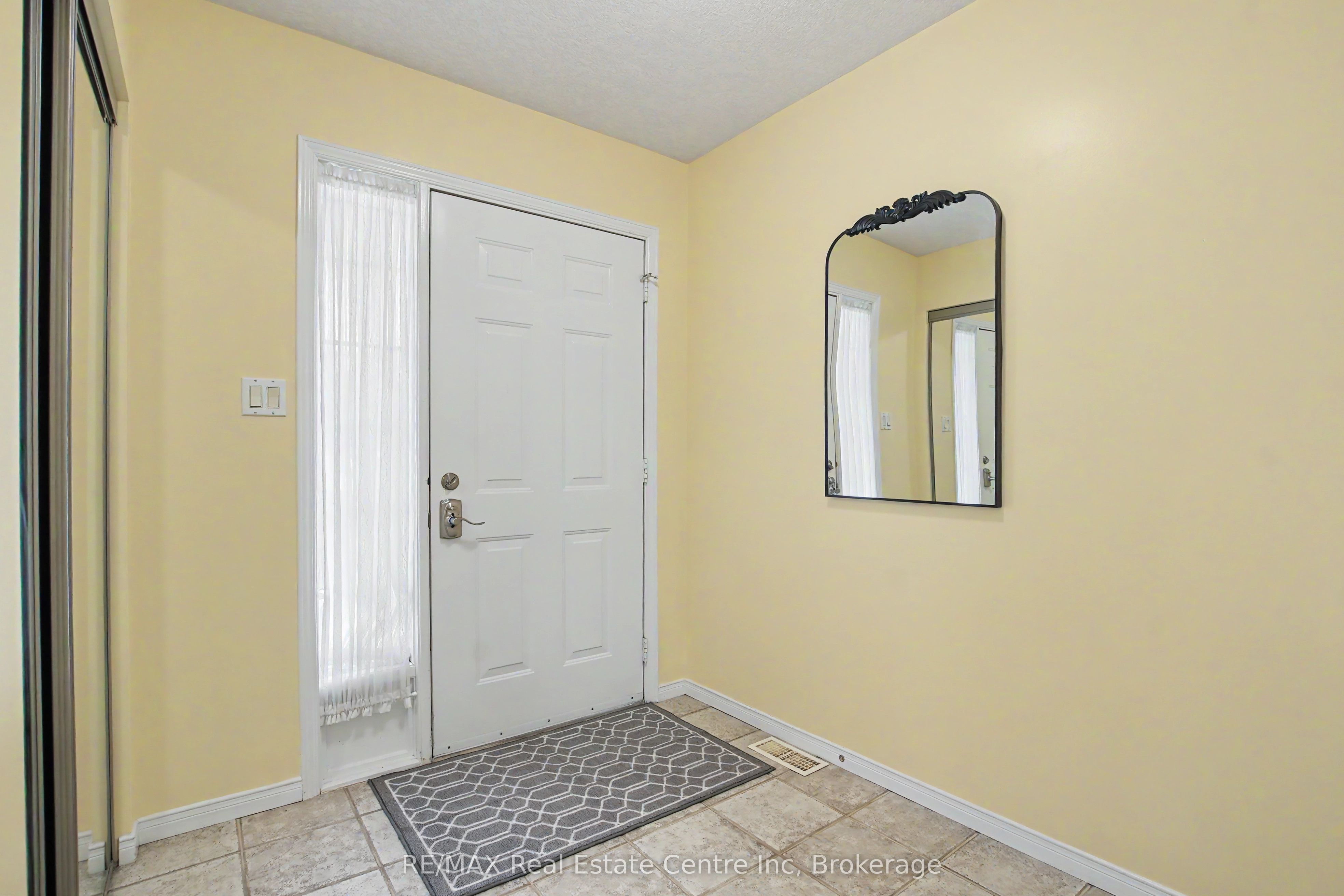 48-941 Gordon Street, Guelph, ON, N1G 4R9 photo 3