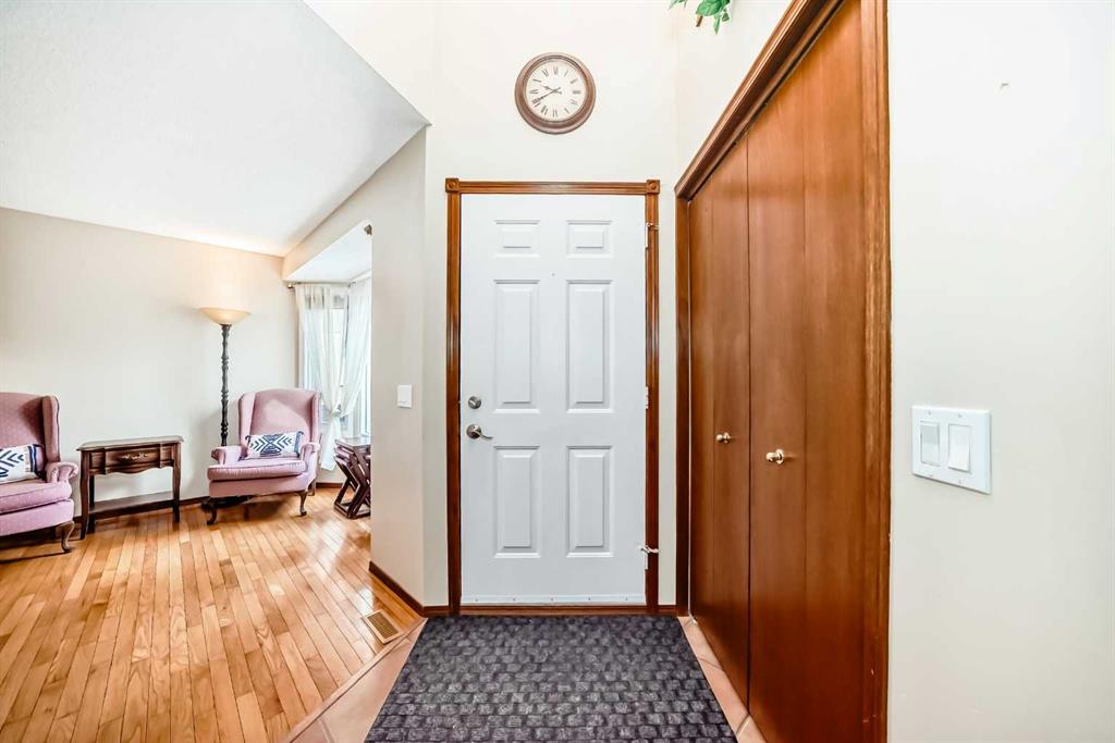 232 Macewan Ridge Close NW, Calgary, AB, T3K 3A7 photo 3