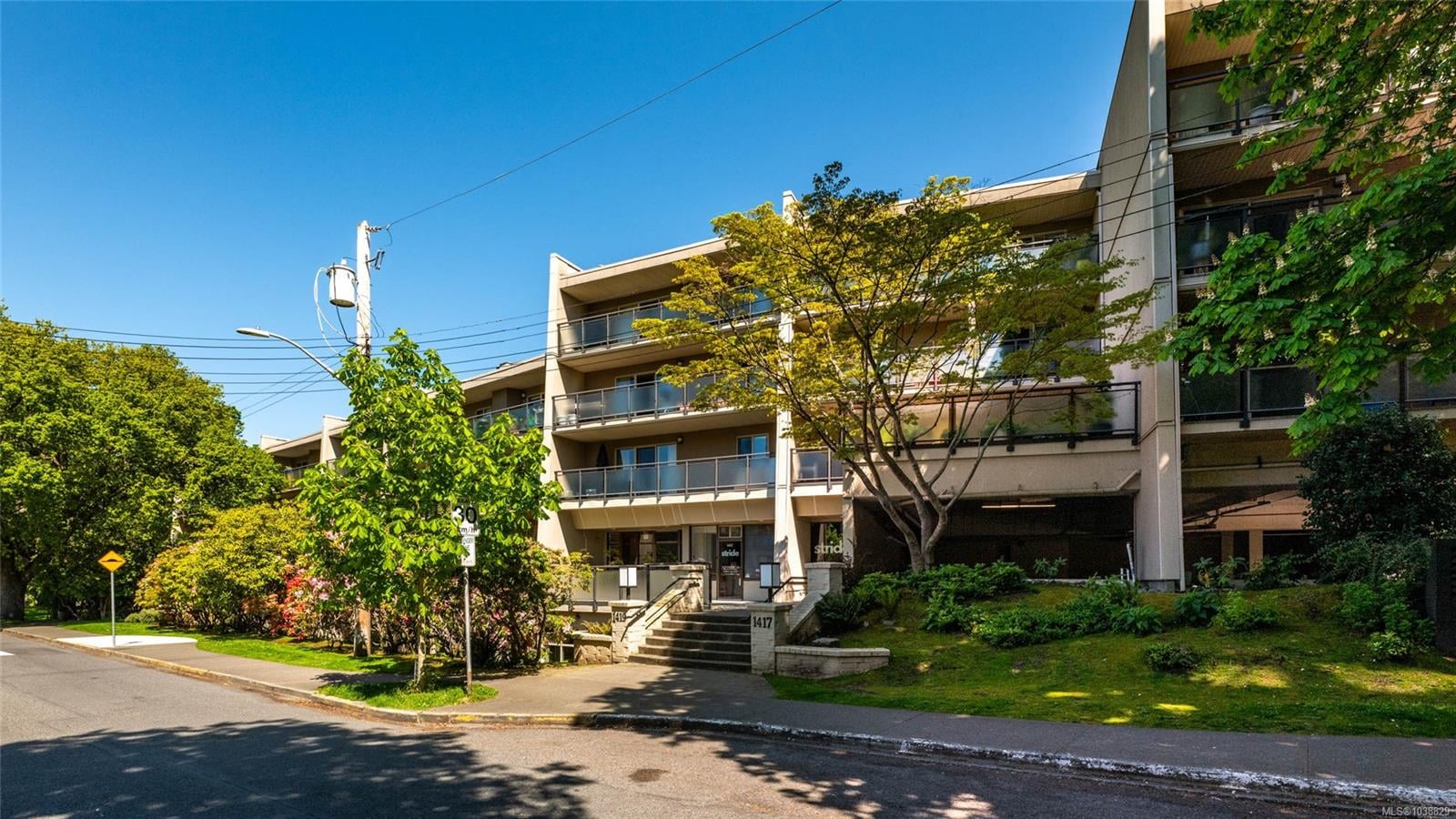 Additional image 2 of #205-1419 Stadacona Avenue, Victoria, BC, V8S 5J3