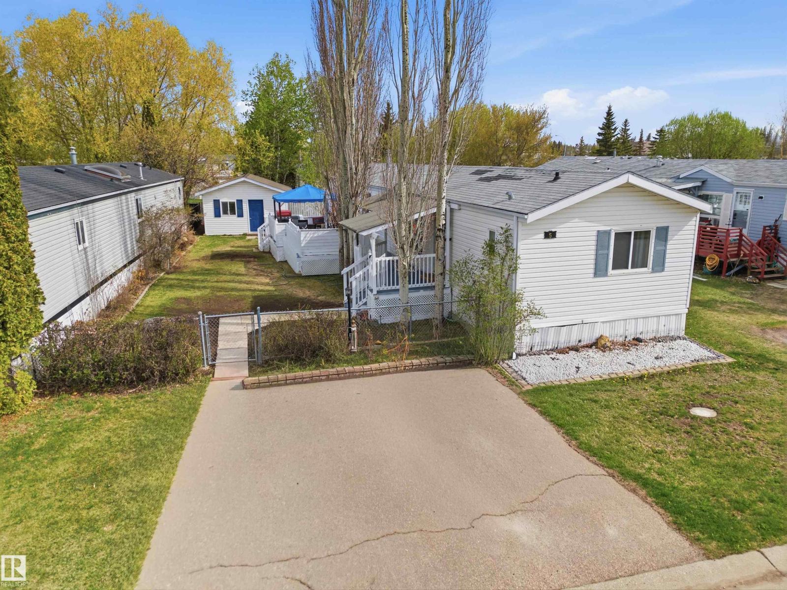 5-3400 48 Street, Stony Plain, AB, T7Z1R9