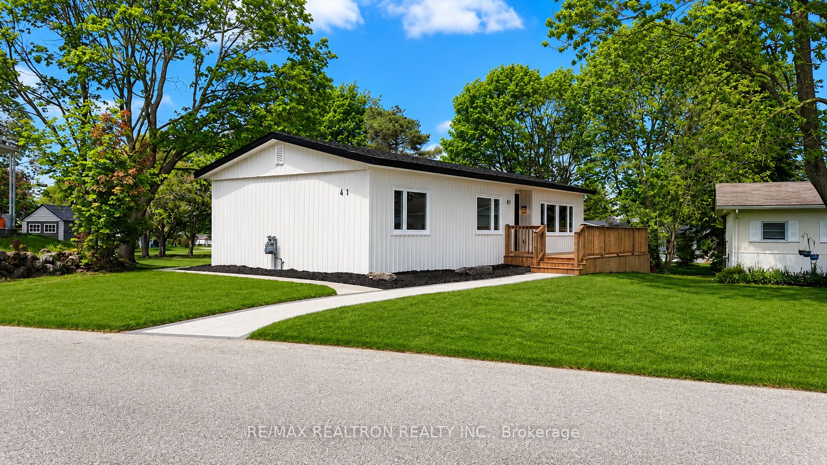41 Trefoil Drive N, Innisfil, ON, L9S 1P7 photo 2